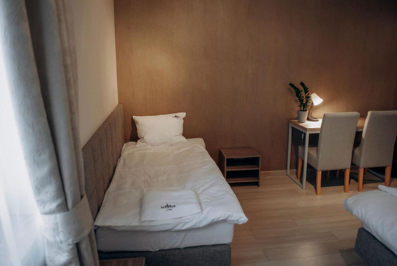 Redwood Hostel ルブリン エクステリア 写真