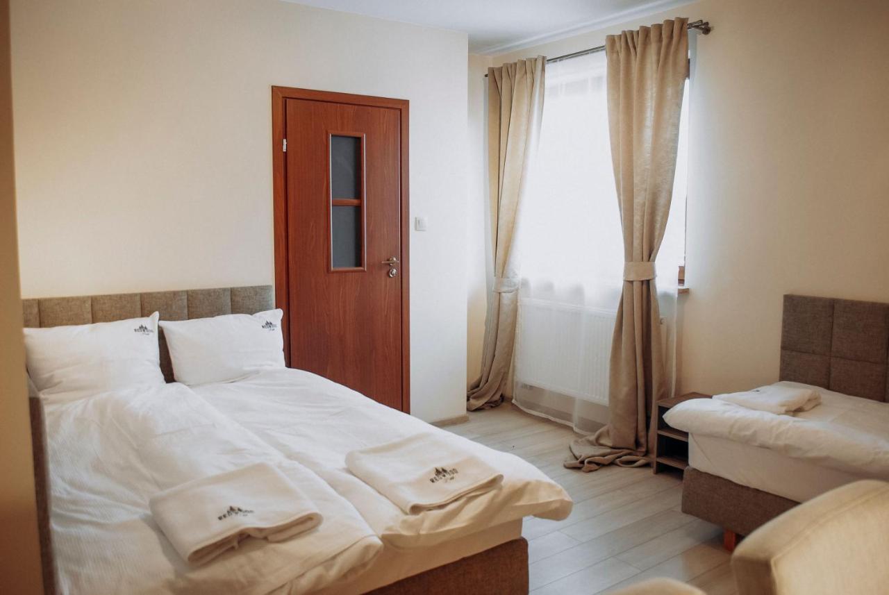 Redwood Hostel ルブリン エクステリア 写真