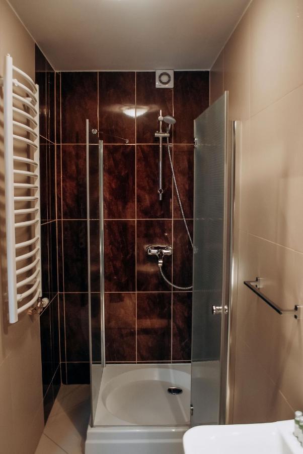 Redwood Hostel ルブリン エクステリア 写真
